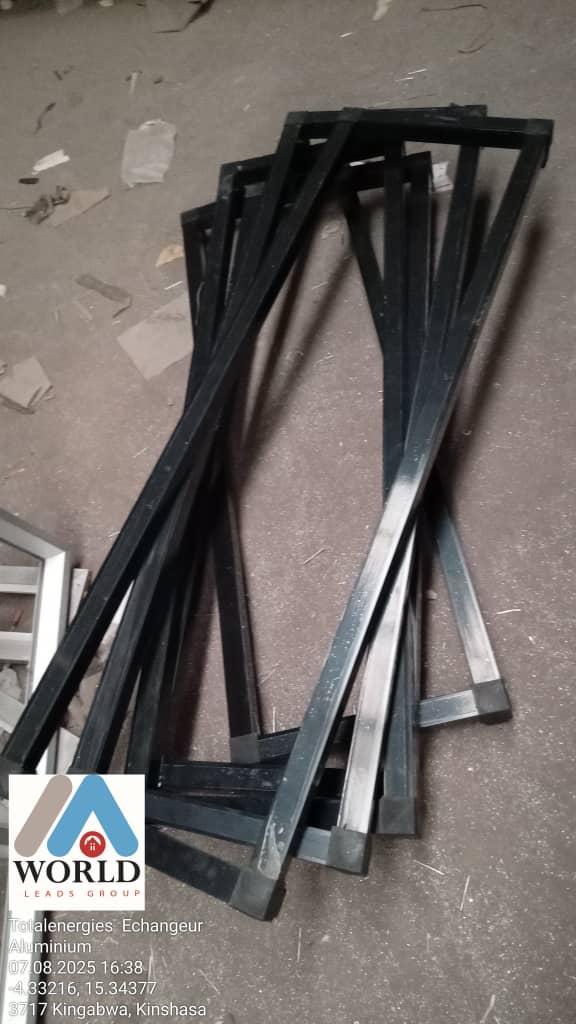 Pendant les travaux - Station-service Echangeur: Remplacement des lamelles par les fenêtres à 1 ouvrant sur une surface totale de 3m²